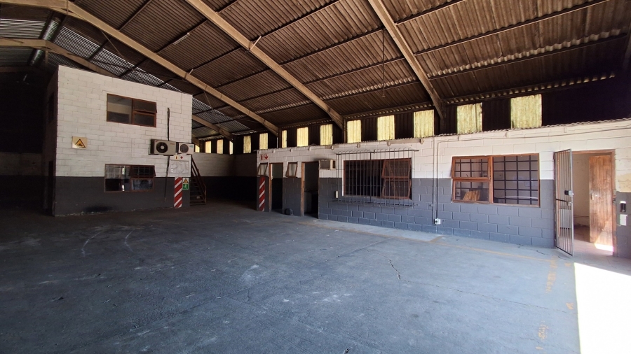 To Let Commercial Property for Rent in Wilsonia Eastern Cape